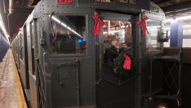 Holiday Nostalgia Rides return to NYC; take ride to past on
vintage train