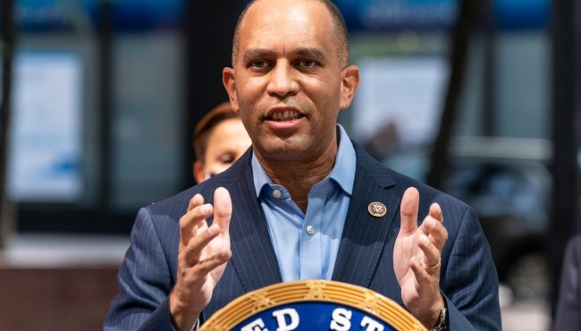 NY Rep. Hakeem Jeffries says he’s ready to lead House
Democrats