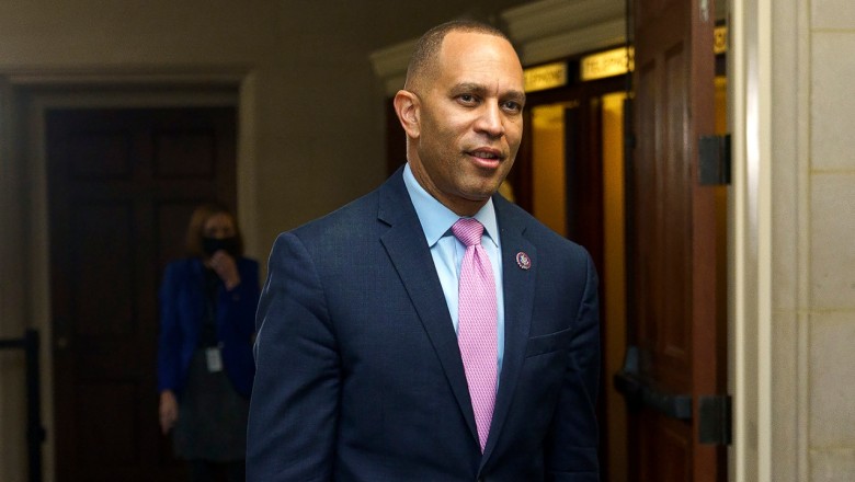 In historic vote, Democrats pick Jeffries to replace Pelosi
as party leader